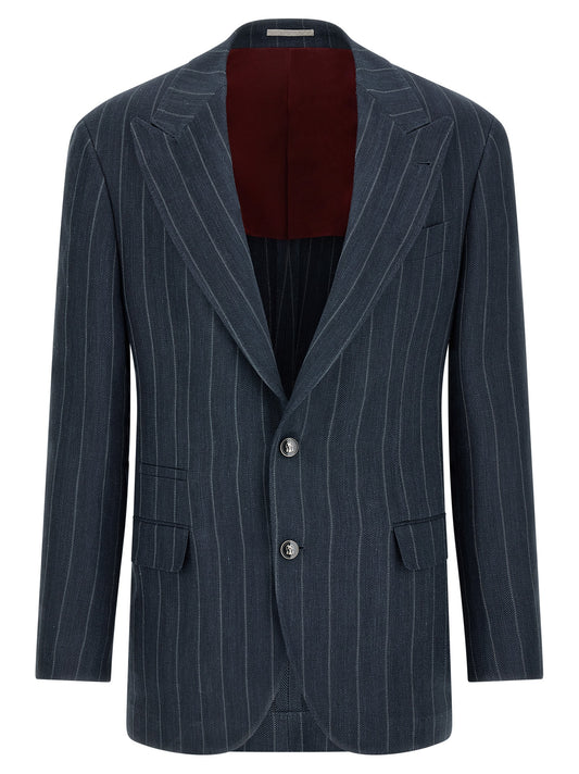 This Blazer by Brunello Cucinelli for men in silk & hemp blue & chevron presents a tailored silhouette, meticulously tailored with a tailored and distinctive for a tailored finish.
