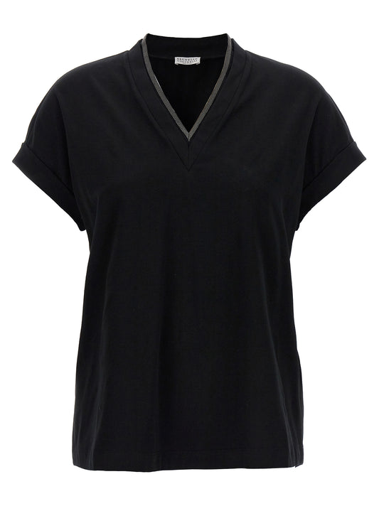 T-Shirt by Brunello Cucinelli for women in stretch cotton black & signature features an edgy silhouette, meticulously detailed with a sophisticated and v-neck neckline for a truly edgy finish.