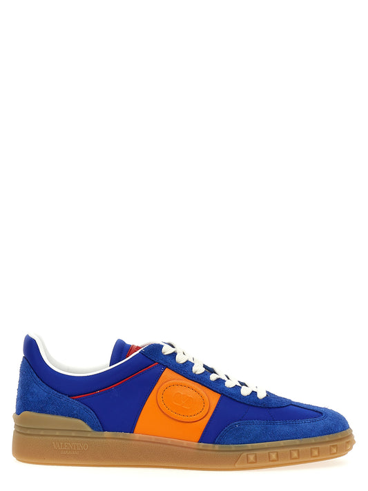Sneakers by Valentino Garavani for men in bos taurus calfskin leather blue & signature features an timeless silhouette from the V Logo Men's Low Top Bos Taurus Calfskin Leather Sneakers collection, showcasing a signature low-top style with an timeless finish.