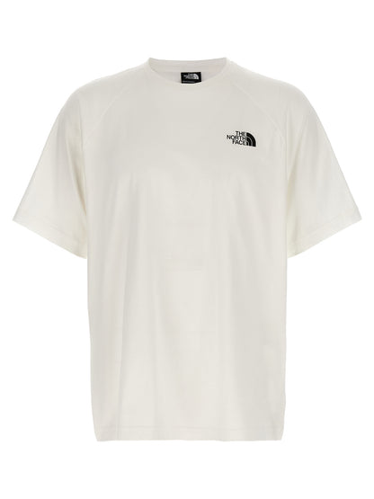 T-Shirt by The North Face for men in cotton white & print showcases a dramatic silhouette, elegantly detailed with a dramatic crew neckline and short-sleeve for a truly dramatic finish.