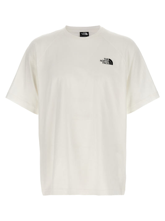 T-Shirt by The North Face for men in cotton white & print showcases a dramatic silhouette, elegantly detailed with a dramatic crew neckline and short-sleeve for a truly dramatic finish.