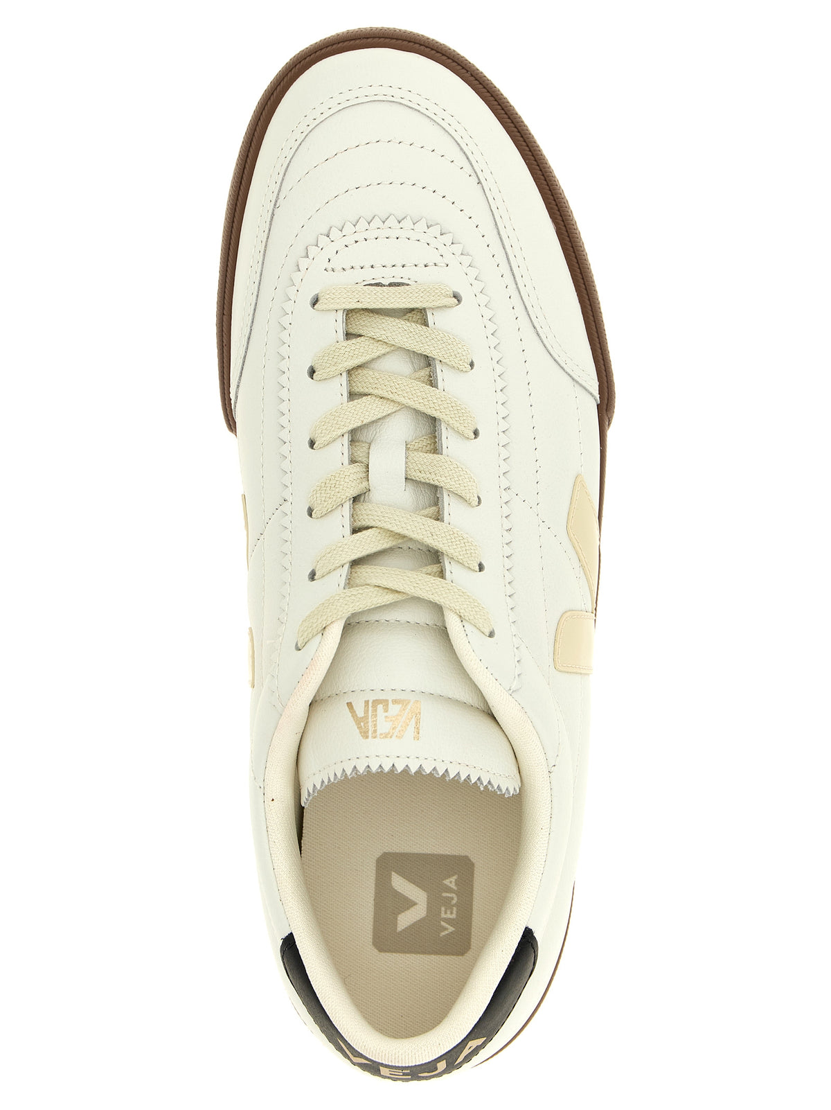 Sneakers by Veja for men in leather & rubber bicolour, black & white presents a sumptuous silhouette, artfully capturing the essence of the Men's Fashion Leather & Rubber Sneakers with its sumptuous fashion style design.