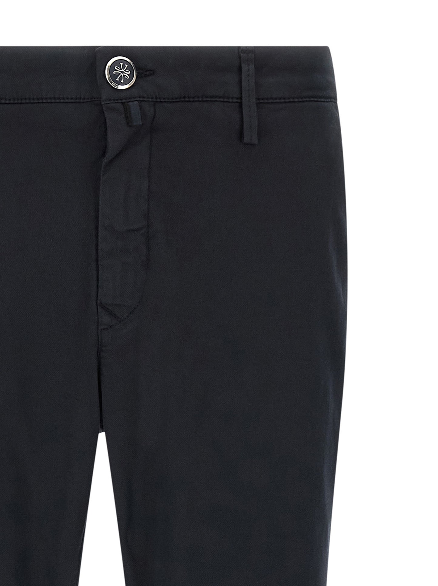 Chinos Pants by Jacob Cohen for men in stretch cotton & lyocell blue & signature features an perennial straight-leg and long, expertly tailored with a perennial low rise for a refined silhouette.