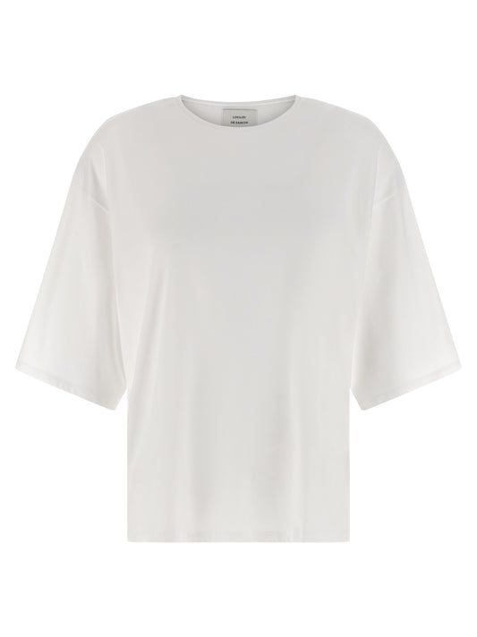 T-Shirt by Loulou De Saison for women in cotton white features an edgy silhouette, meticulously detailed with a sophisticated short-sleeve and crew neckline for a truly edgy finish.
