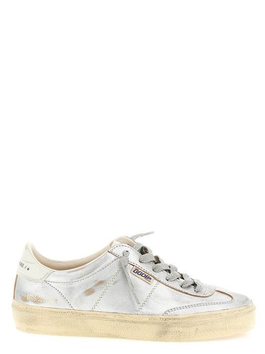 Sneakers by Golden Goose for women in cowhide & goat leather silver presents a impeccable silhouette as Star Women's Low Top Cowhide & Goat Leather Sneakers, expertly defined by a impeccable low-top style for a impeccable, high-fashion look.