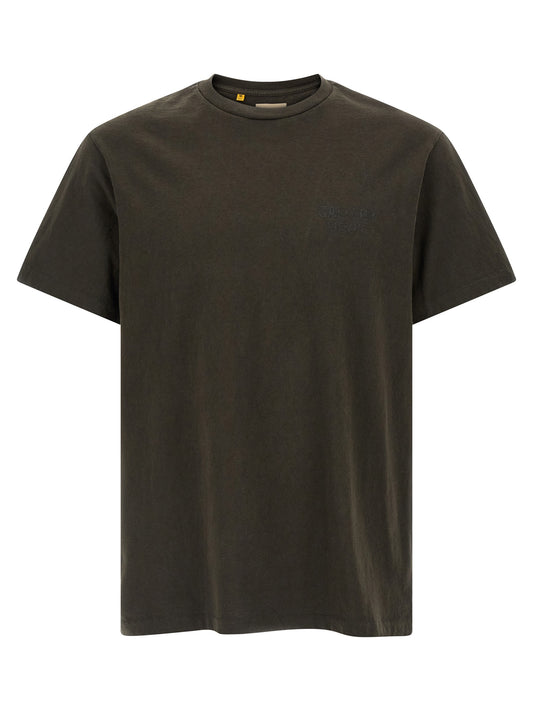 T-Shirt by GALLERY DEPT. for men in cotton black & print features an on trend silhouette, perfectly showcasing a on trend short-sleeve and crew neckline for an elevated aesthetic.