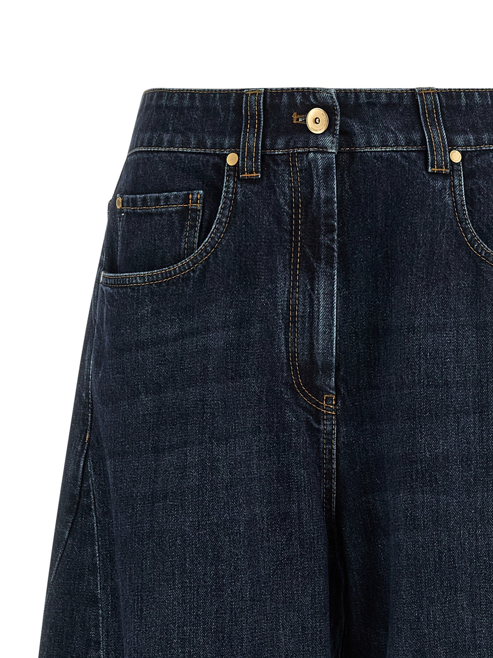 Jeans by Brunello Cucinelli for women in cotton denim blue presents a refined pantology silhouette, artfully defined by a refined pantology wide, long, and a sophisticated high rise.