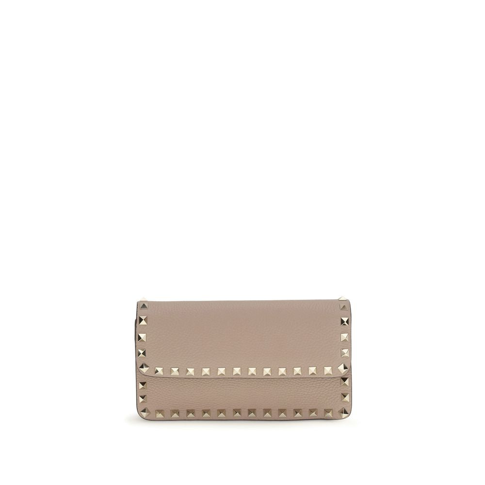 Cardholder Wallet by Valentino Garavani for women in bos taurus calf leather multicolor presents a architectural silhouette from the Rockstud Bos Taurus Calf Leather Cardholder Wallet collection, showcasing architectural card-organization chain for a architectural finish.