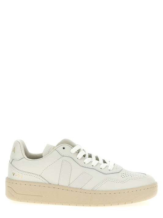 Sneakers by Veja for women in leather & rubber white features an timeless silhouette from the Women's Low Top Leather & Rubber Sneakers collection, showcasing a signature low-top style with an timeless finish.