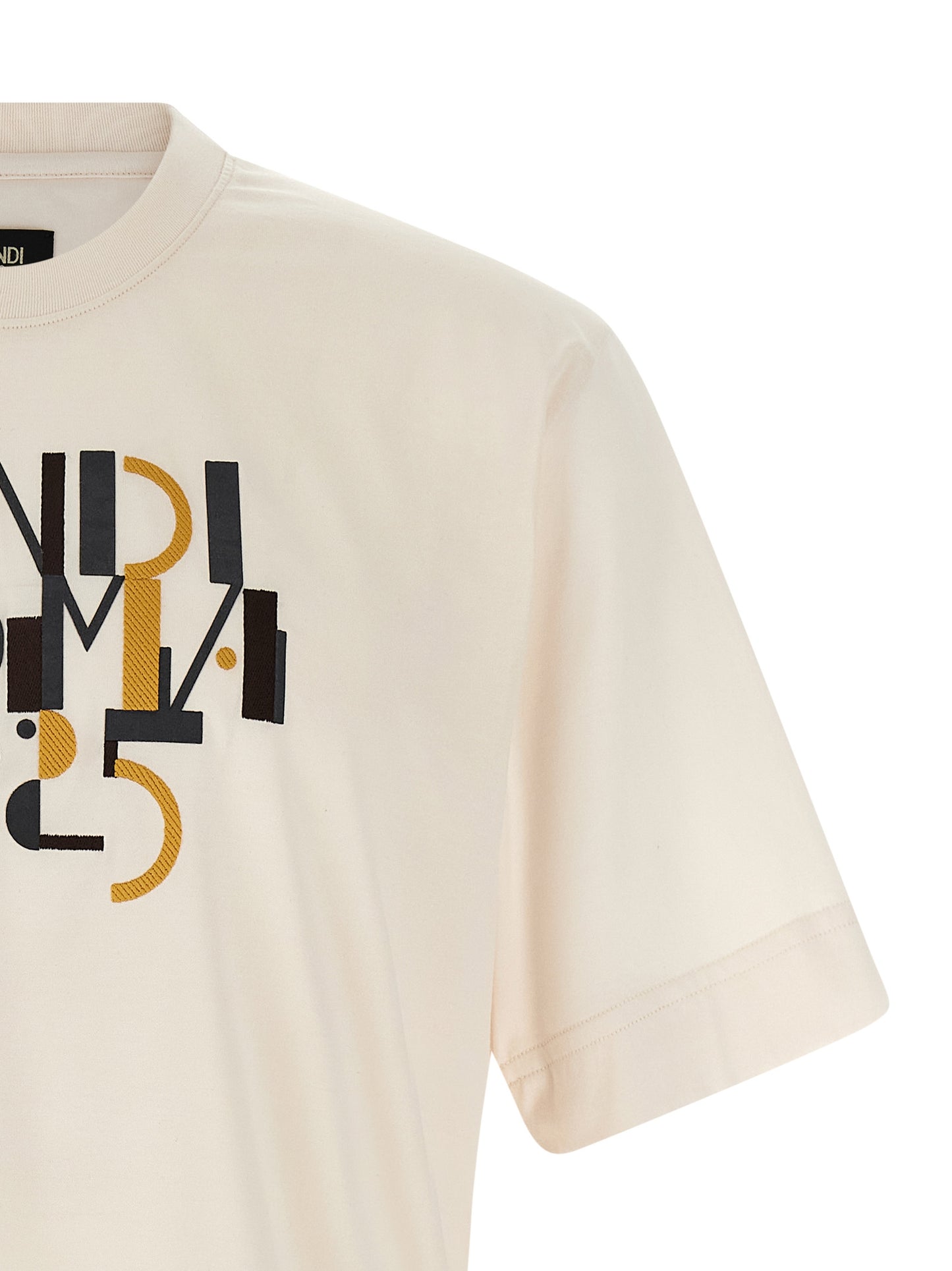 T-Shirt by Fendi for men in cotton white & print showcases a dramatic silhouette, elegantly detailed with a dramatic and for a truly dramatic finish.