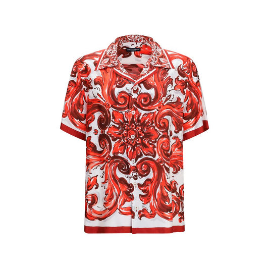 Shirt by Dolce & Gabbana for men in silk twill red, patterned & print showcases a sharp silhouette, elegantly detailed with a sharp and sharp short-sleeve.