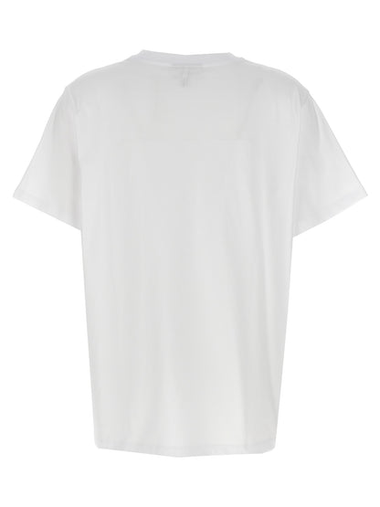 T-Shirt by Ganni for women in organic cotton white, leopard-print & print features a plush silhouette, showcasing a sophisticated crew neckline and for a truly plush finish.