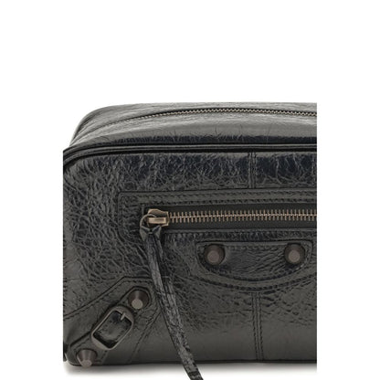 Wallet by Balenciaga for men in leather & brass black & signature presents a refined silhouette, artfully capturing the essence of the Le City Leather & Brass Wallet design with sophisticated for a refined look.
