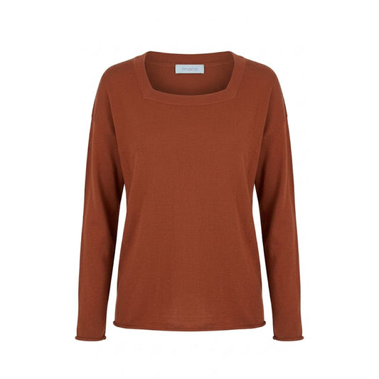 Sweater by Malo for women in cotton brown showcases an masterful silhouette, artfully detailed with a masterful square neckline and long-sleeve for a sophisticated, premium finish.