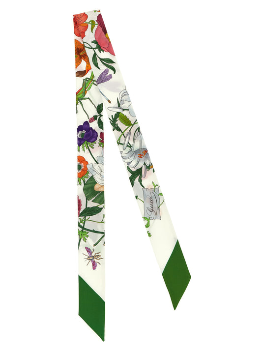 Scarf by Gucci for women in silk twill bicolour, green & print showcases a on trend silhouette, artfully capturing the on trend essence of the Silk Twill Scarf design with a sophisticated finish.