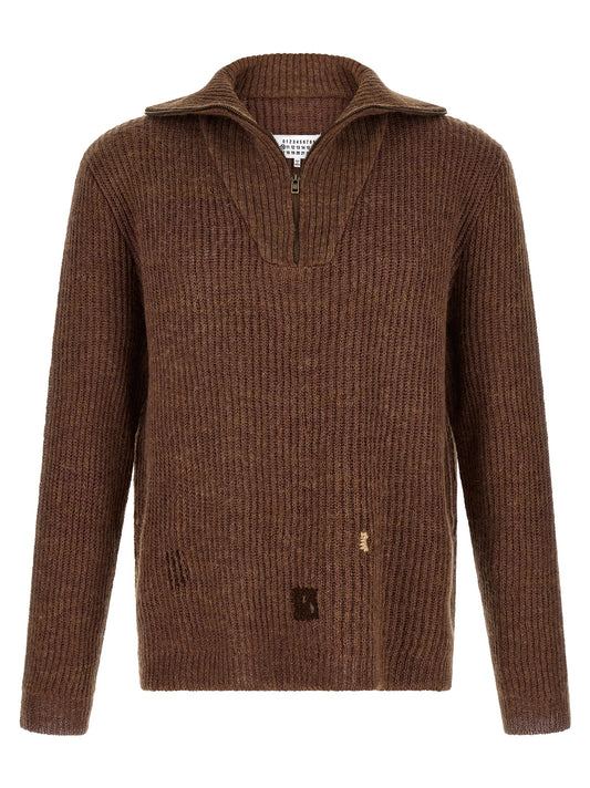 Cardigan by Maison Margiela for men in linen & wool brown showcases a luxurious silhouette, meticulously detailed with a sophisticated and for a refined finish.