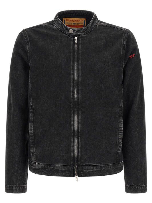 This Trucker Jacket by Diesel for men in lyocell & denim cotton black exhibits a edgy silhouette, meticulously detailed with functional pockets and a edgy for a edgy finish.