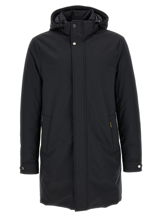 This Hooded Parka by MooRER for men in cashmere wool black & blue presents a utilitarian silhouette, meticulously detailed with pockets, hooded & insulated and a utilitarian hooded neckline for a sophisticated, weather-ready look.