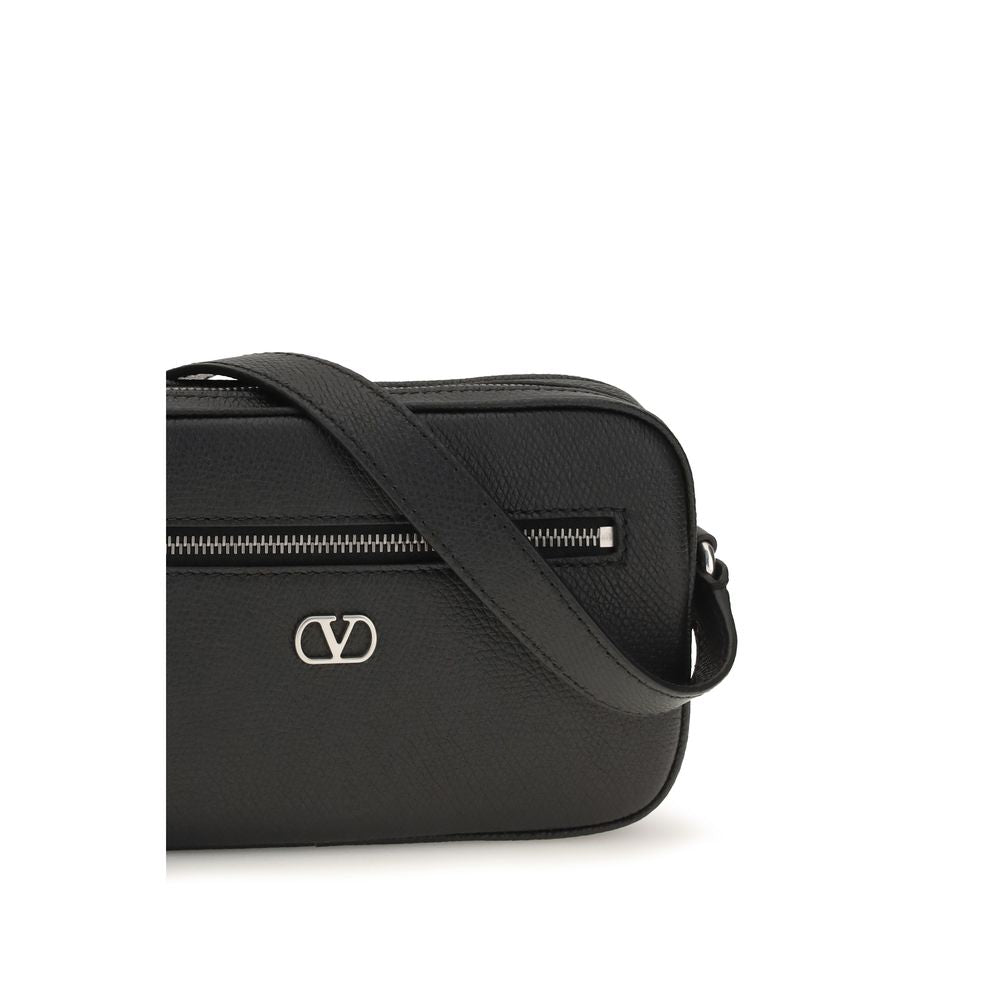 Wallet by Valentino Garavani for men in bos taurus calf grained leather black & silver showcases a refined silhouette, artfully capturing the essence of the refined V Logo Bos Taurus Calf Grained Leather Wallet design with functional .