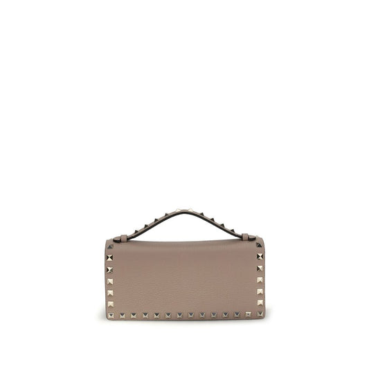 Cardholder Wallet by Valentino Garavani for women in bos taurus calf leather beige & signature presents a refined silhouette, artfully capturing the essence of the Rockstud Bos Taurus Calf Leather Cardholder Wallet design with sophisticated card-organization chain for a refined look.