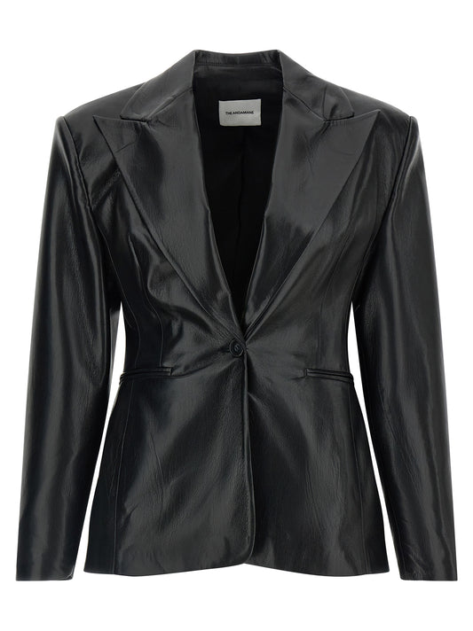 Blazer by The Andamane for women in polyester faux leather black presents a distinguished silhouette, detailed with a distinguished single-breasted neckline and distinctive for a truly sophisticated finish.