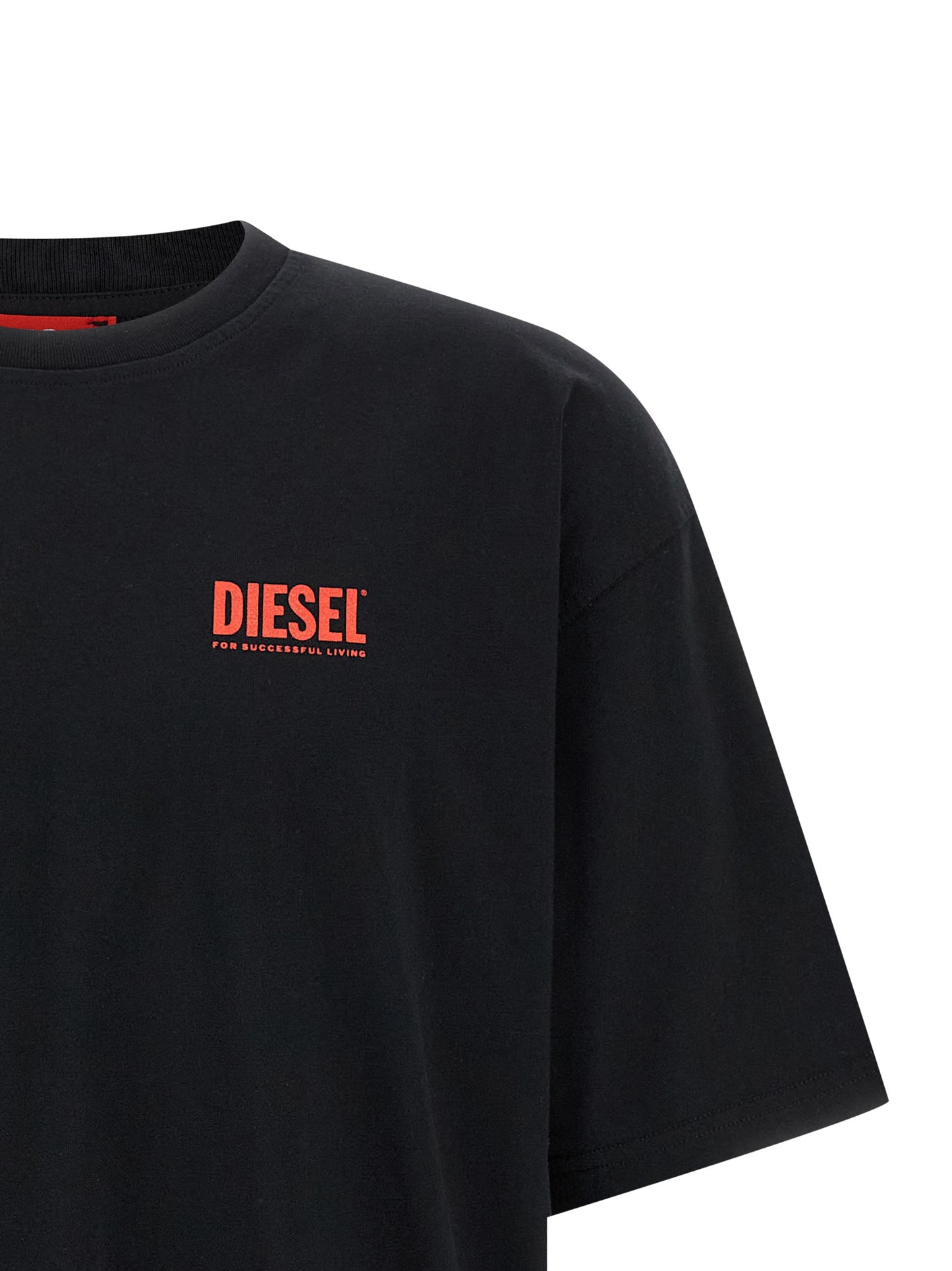 T-Shirt by Diesel for men in organic cotton black & print showcases a chic silhouette, artfully detailed with a chic crew neckline and for a chic finish.