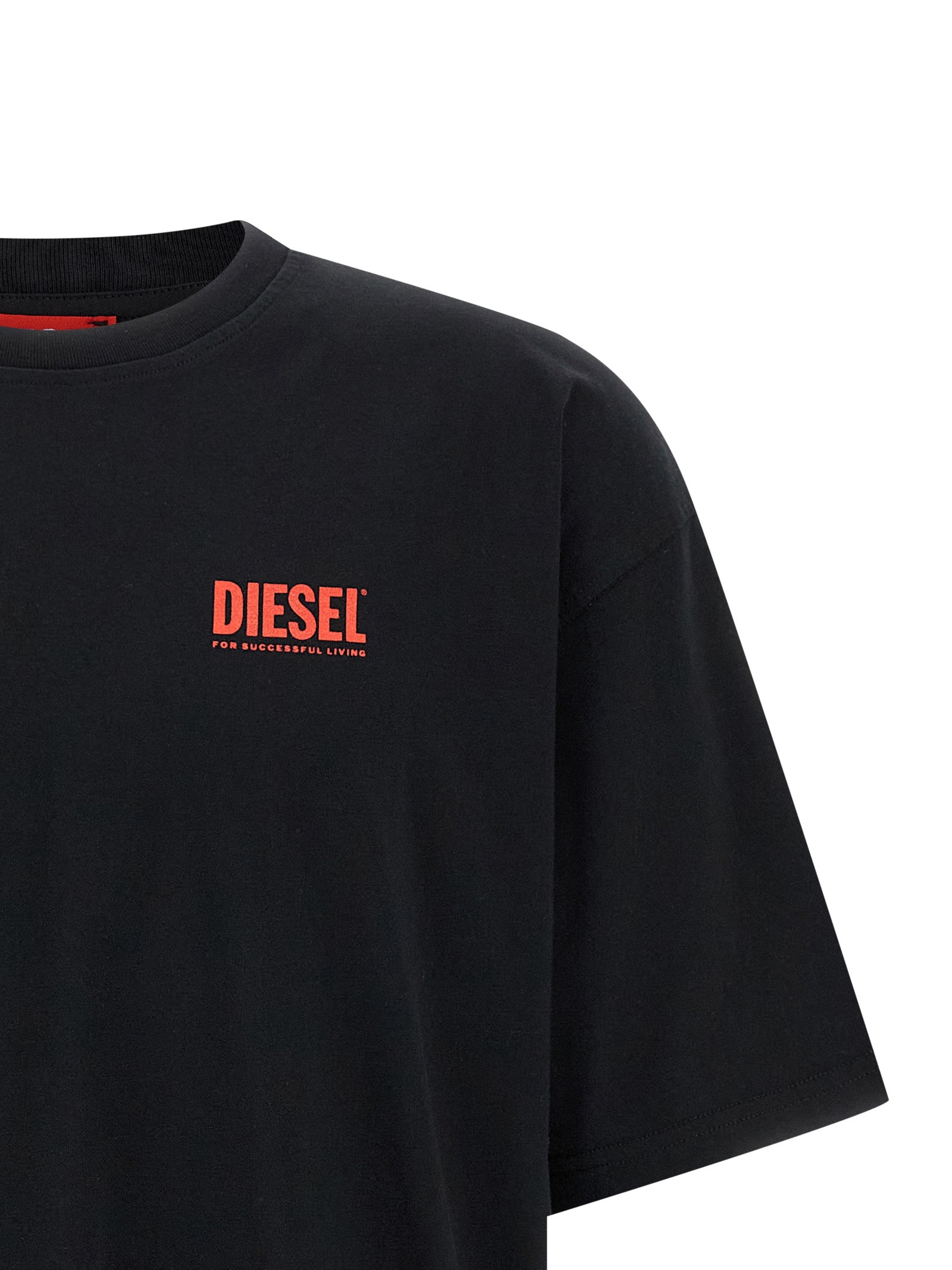 T-Shirt by Diesel for men in organic cotton black & print showcases a chic silhouette, artfully detailed with a chic crew neckline and for a chic finish.