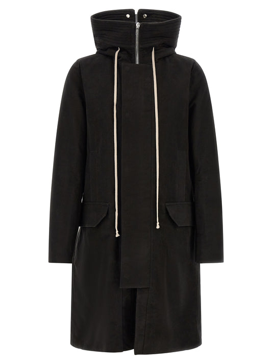 This Hooded Parka by Rick Owens for men in cotton black presents a enveloping silhouette, meticulously detailed with pockets & hooded and a enveloping hooded neckline.