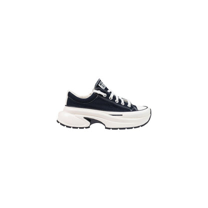Sneakers by Converse for women in textile black & white features an fashionable silhouette, showcasing the premium Star Women's Chunky Textile Sneakers in a fashionable chunky style that offers a fashionable finish for refined style.