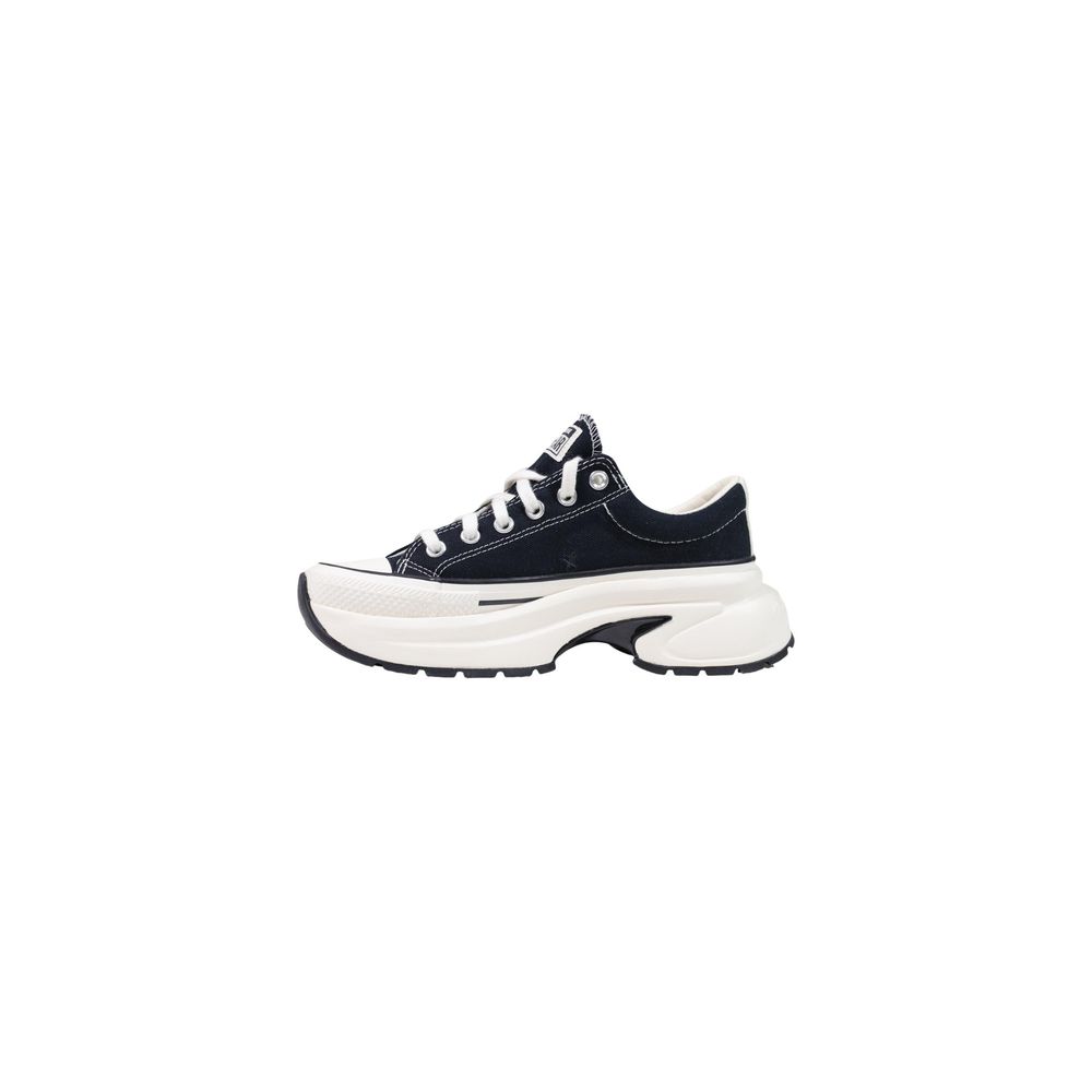 Sneakers by Converse for women in textile black & white presents a on trend silhouette from the Star Women's Chunky Textile Sneakers collection, showcasing a on trend chunky style for an elevated aesthetic.