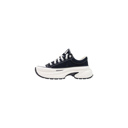 Sneakers by Converse for women in textile black & white presents a on trend silhouette from the Star Women's Chunky Textile Sneakers collection, showcasing a on trend chunky style for an elevated aesthetic.