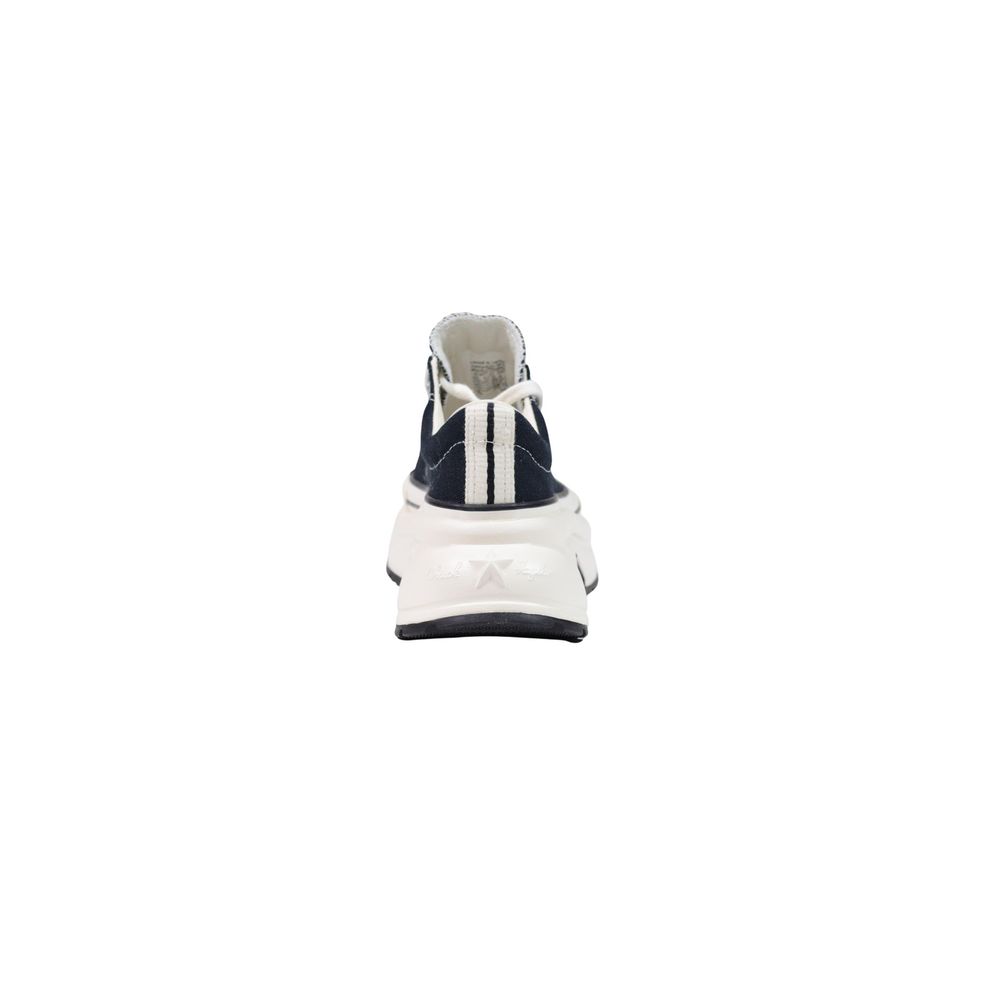 Sneakers by Converse for women in textile black & white features a chic design, perfectly showcasing the chic chunky style of this Star Women's Chunky Textile Sneakers.