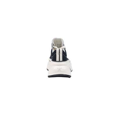 Sneakers by Converse for women in textile black & white features a chic design, perfectly showcasing the chic chunky style of this Star Women's Chunky Textile Sneakers.
