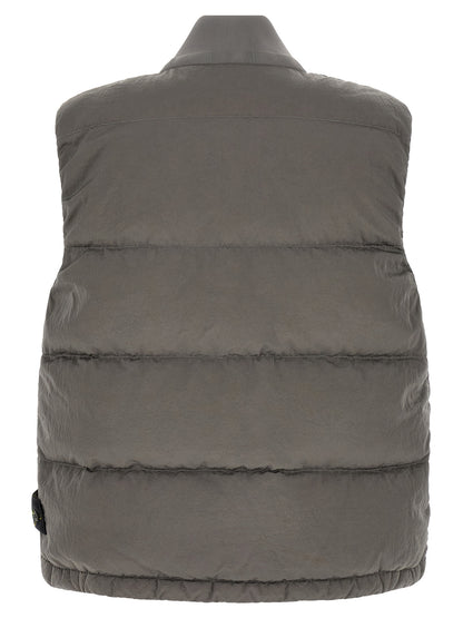 Vest by Stone Island for men in polyamide gray features a enviable silhouette, elegantly detailed with a enviable and functional for a enviable finish.