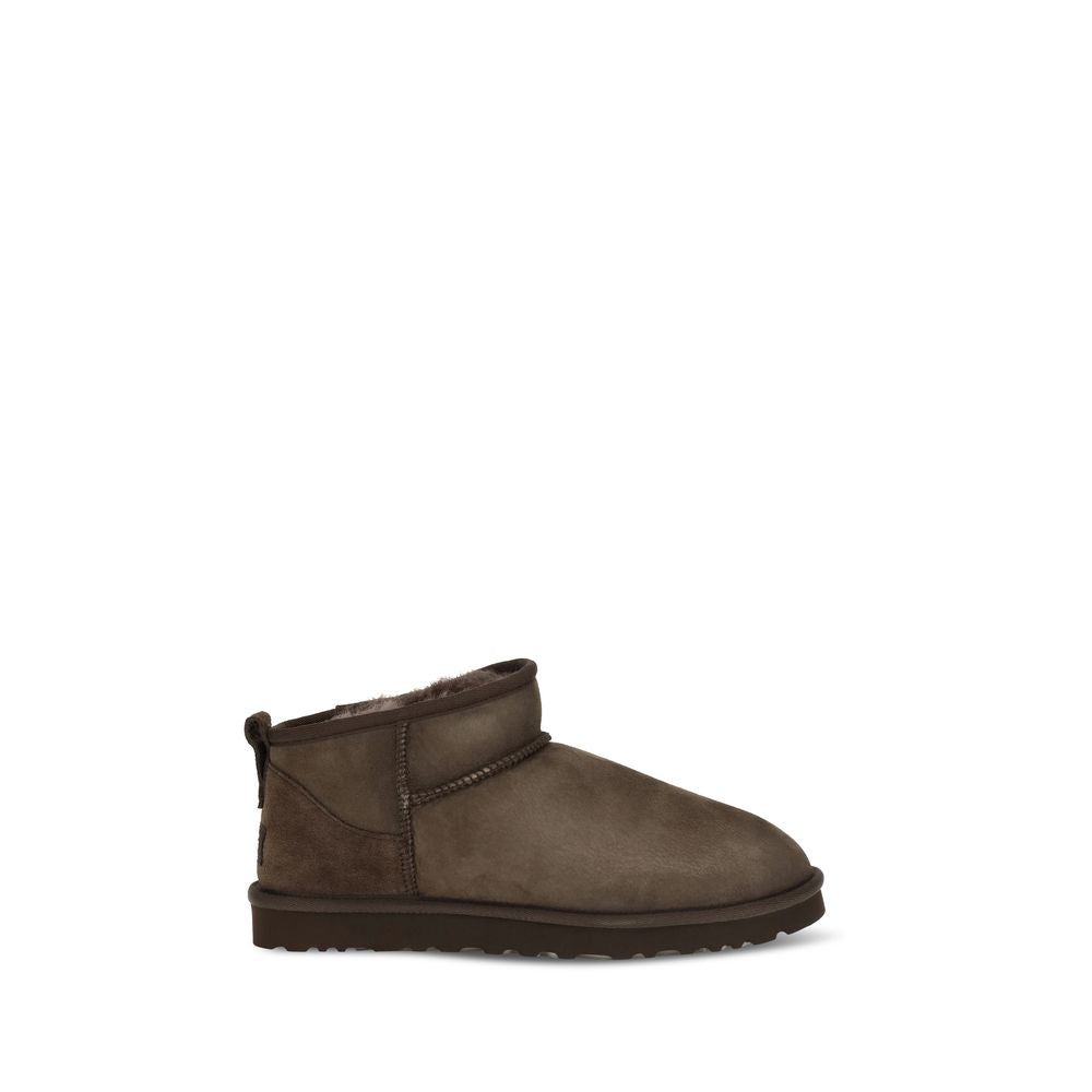 Ankle Boots by UGG for men in eva polyester suede leather brown showcases a ergonomic silhouette from the Men's EVA Polyester Suede Leather Ankle Boots collection, featuring a ergonomic and a ergonomic .