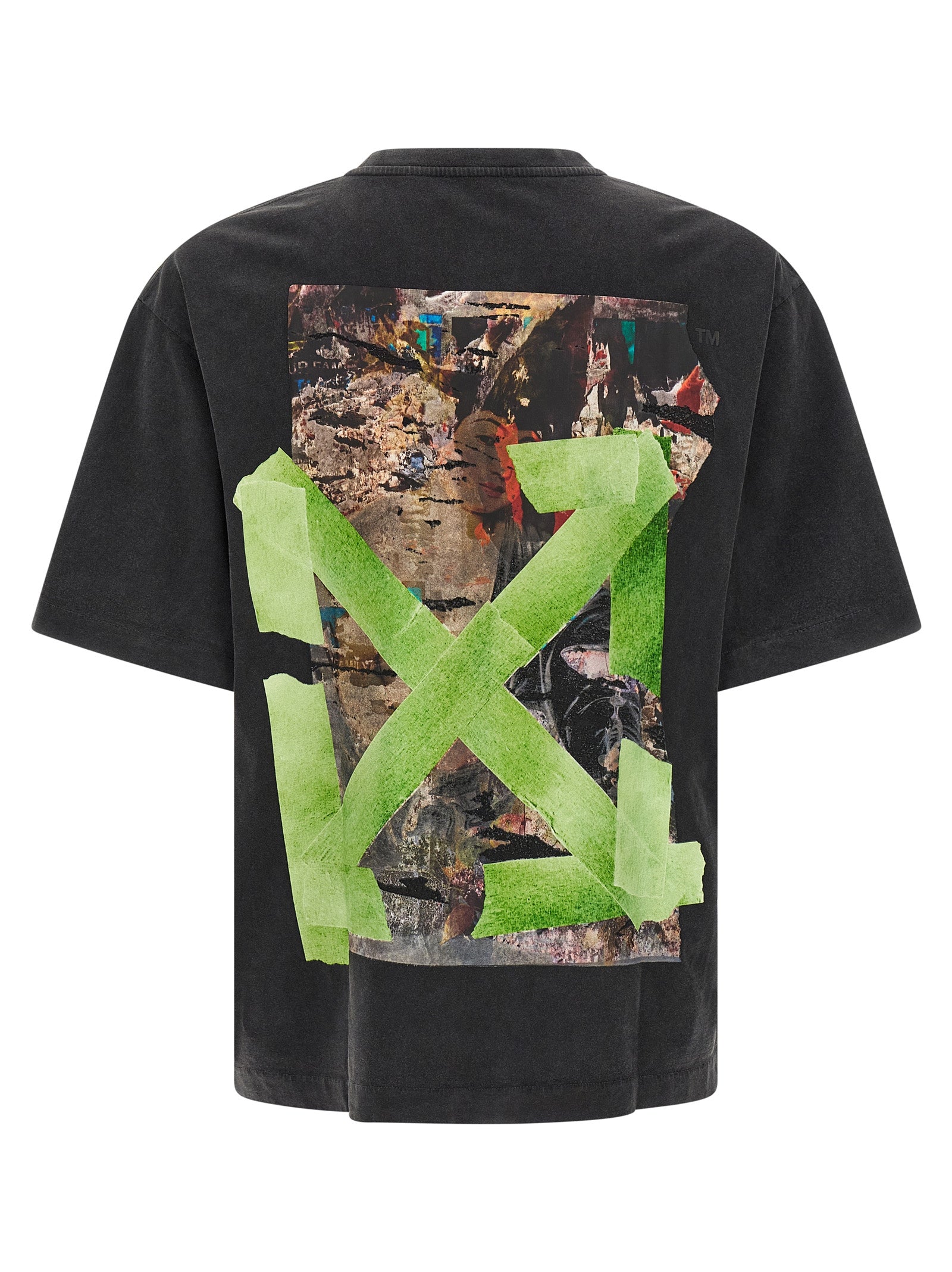T-Shirt by Off-White for men in cotton black, white, patterned & print showcases a chic silhouette, artfully detailed with a chic crew neckline and for a chic finish.
