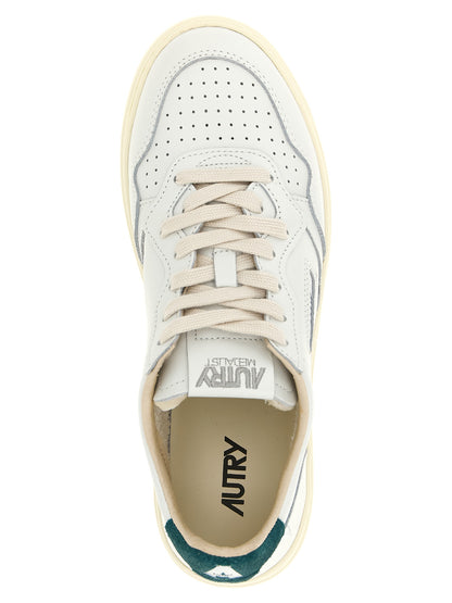 Sneakers by Autry for men in bos taurus cowhide leather bicolour, green & teal features an fashionable silhouette, showcasing the premium Men's Low Top Bos Taurus Cowhide Leather Sneakers in a fashionable low-top style that offers a fashionable finish for refined style.