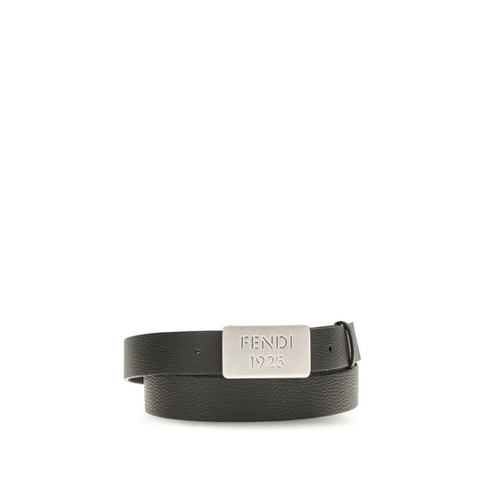Belt by Fendi for men in bos taurus calf leather black, palladium & signature features a versatile silhouette, artfully showcasing the versatile design of the Bos Taurus Calf Leather Belt for a sophisticated, premium finish.