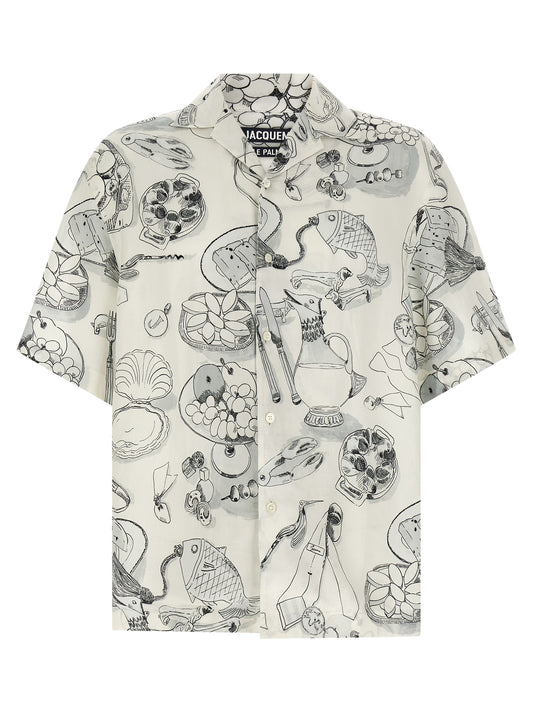 Shirt by Jacquemus for men in linen viscose bicolour, pearl & print showcases a sleek silhouette, elegantly detailed with a sleek and short-sleeve for a sleek finish.