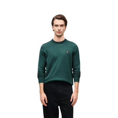 Sweater by Lyle & Scott for men in cotton green showcases a downtown chic silhouette, artfully finished with a downtown chic crew neckline and for a sophisticated, high-end look.