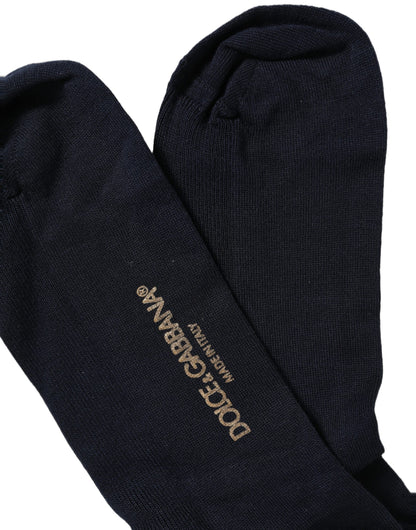 Socks by Dolce & Gabbana for men in calf leather nylon & viscose dark-blue features an utilitarian chic finish from the Men's Calf Leather Nylon & Viscose Socks collection, offering an utilitarian chic fit that ensures sophisticated comfort.