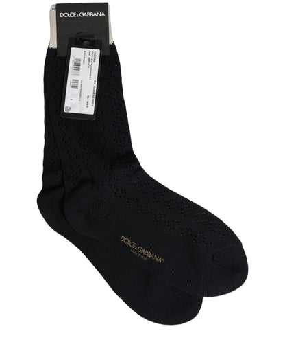 These Socks by Dolce & Gabbana for men in calf leather & cotton dark-blue present a utilitarian silhouette from the Men's Calf Leather & Cotton Socks collection, offering a utilitarian fit and refined aesthetic.