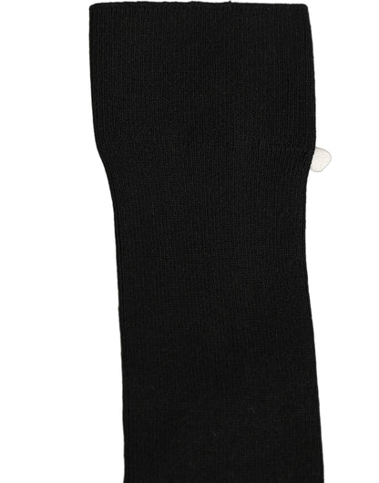 These Socks by Dolce & Gabbana for women in nylon cotton & calf leather black present a utilitarian silhouette from the Women's Nylon Cotton & Calf Leather Socks collection, offering a utilitarian fit and refined aesthetic.