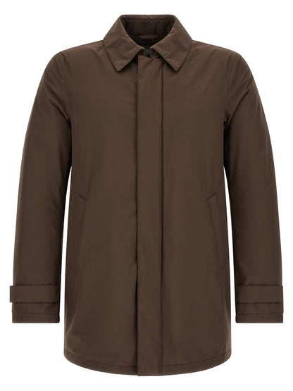 This Hooded Parka by Herno for men in polyester brown presents a enveloping silhouette, meticulously detailed with pockets & hooded and a enveloping hooded neckline.