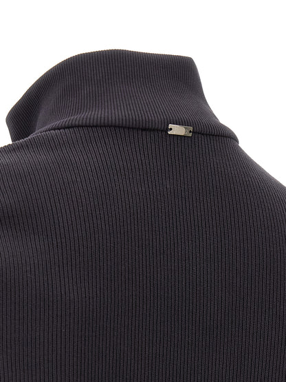 Jacket by Herno for men in nylon & cotton blue & signature presents a impeccable silhouette, showcasing distinct pockets and a impeccable for a sophisticated finish.