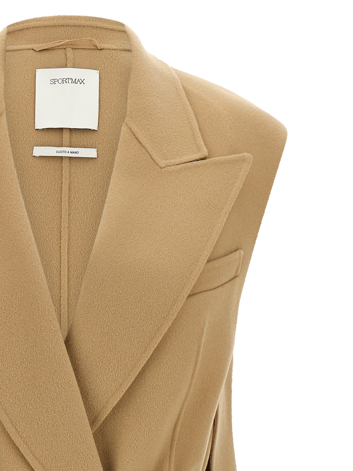 This Blazer by Sportmax for women in virgin wool beige, camel & signature presents a tailored silhouette, meticulously tailored with a tailored and distinctive for a tailored finish.