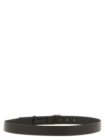 Belt by Fendi for men in calfskin leather & palladium brown & palladium presents a artisanal silhouette from the Calfskin Leather & Palladium Belt collection, showcasing an artisanal design and refined craftsmanship for a artisanal look.