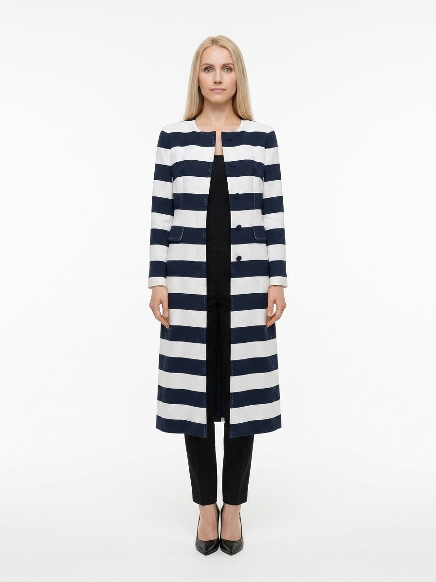 Overcoat by Dolce & Gabbana for women in viscose silk bicolour showcases a architectural silhouette, artfully detailed with a distinctive and functional for a architectural finish.