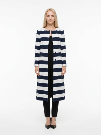 Overcoat by Dolce & Gabbana for women in viscose silk bicolour showcases a architectural silhouette, artfully detailed with a distinctive and functional for a architectural finish.