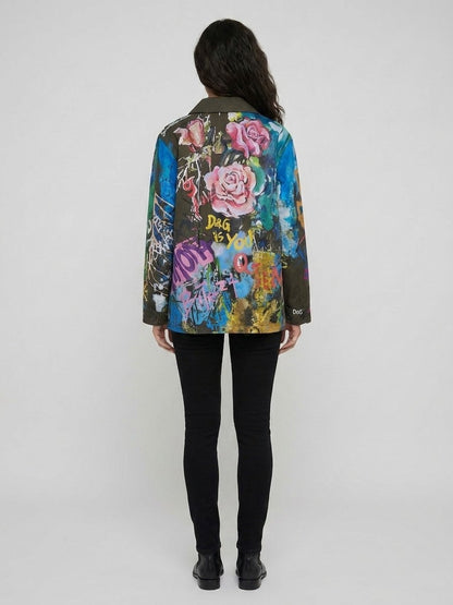This Trucker Jacket by Dolce & Gabbana for women in denim cotton multicolor exhibits a edgy silhouette, meticulously detailed with functional and a edgy for a edgy finish.